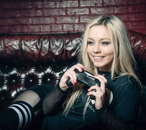 Video Game Cams with Nude Gamer Shows in Adult Chat.